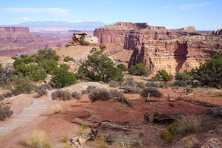 Shafer Canyon Viewpoint Trail with red sandstone rock formations.