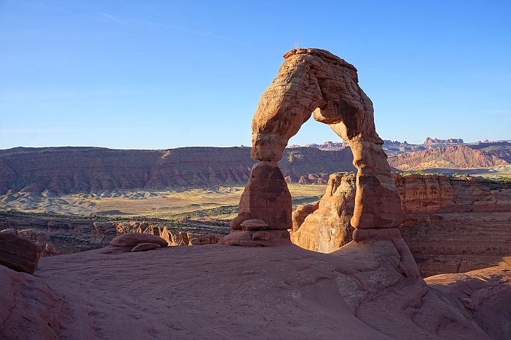 Delicate Arch in early morning sunshine