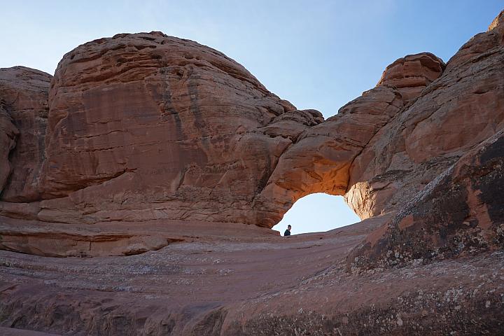An arch that is not delicate arch but on the same trail