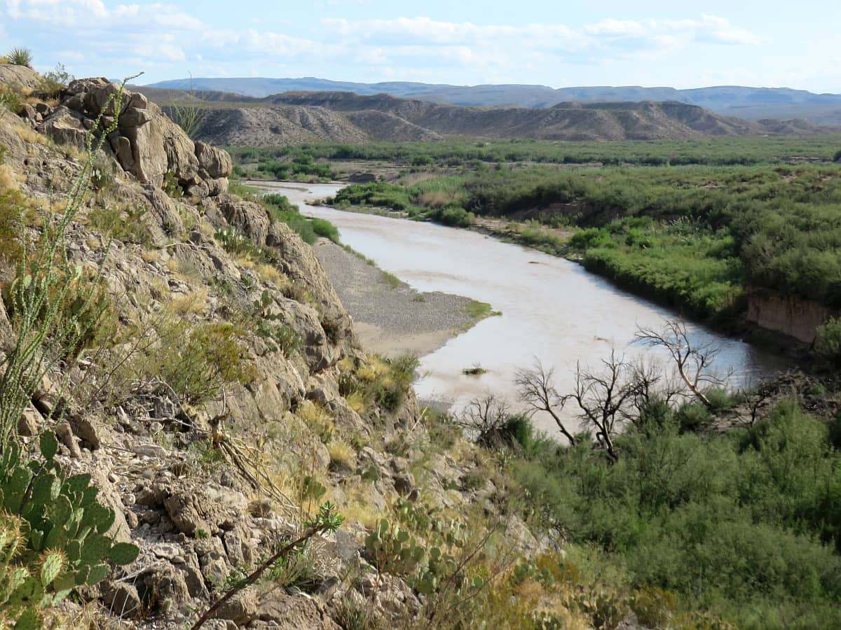 Boquillas Canyon Trail with view of Rio Grande.