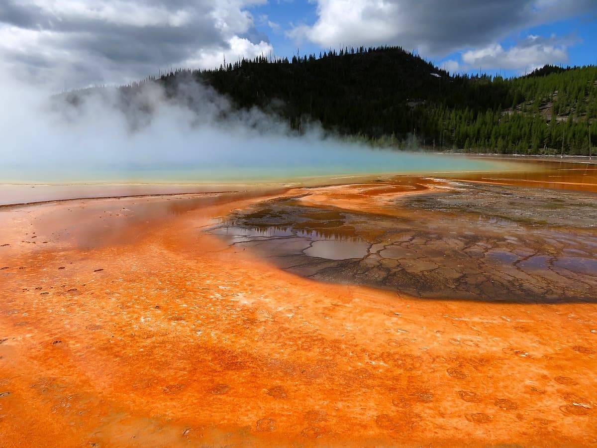 Grand Prismatic Spring Yellowstone.