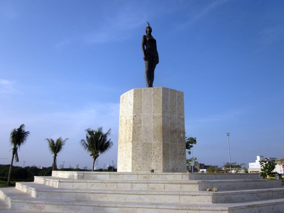 India Catalina statue in Cartagena.
